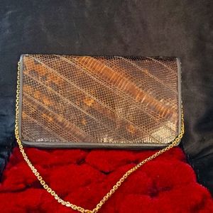 1970's vintage clutch bag with straps. Classy chic, fashion,party, travel, women